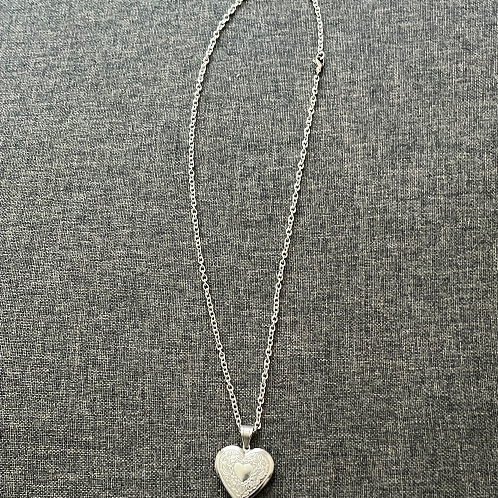 Elegant Silver Heart Pendant Necklace
